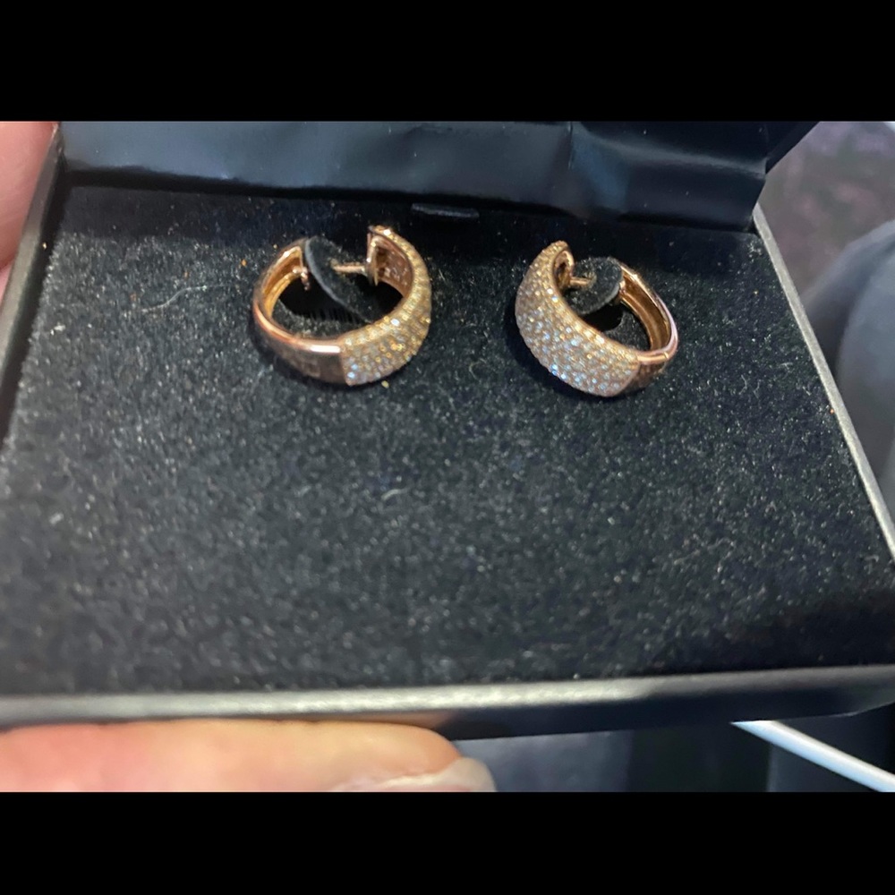 See details !EFFY Diamond pave earrings 14KG